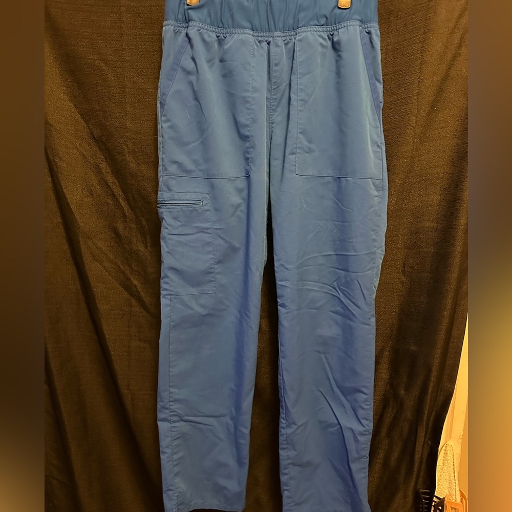 Medium scrub pants